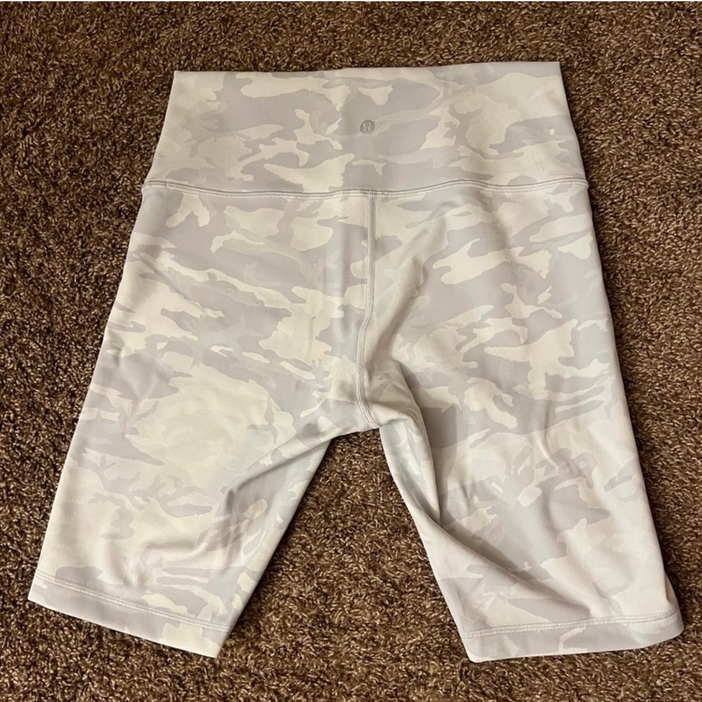 Lululemon Wunder Under Biker Shorts size 10